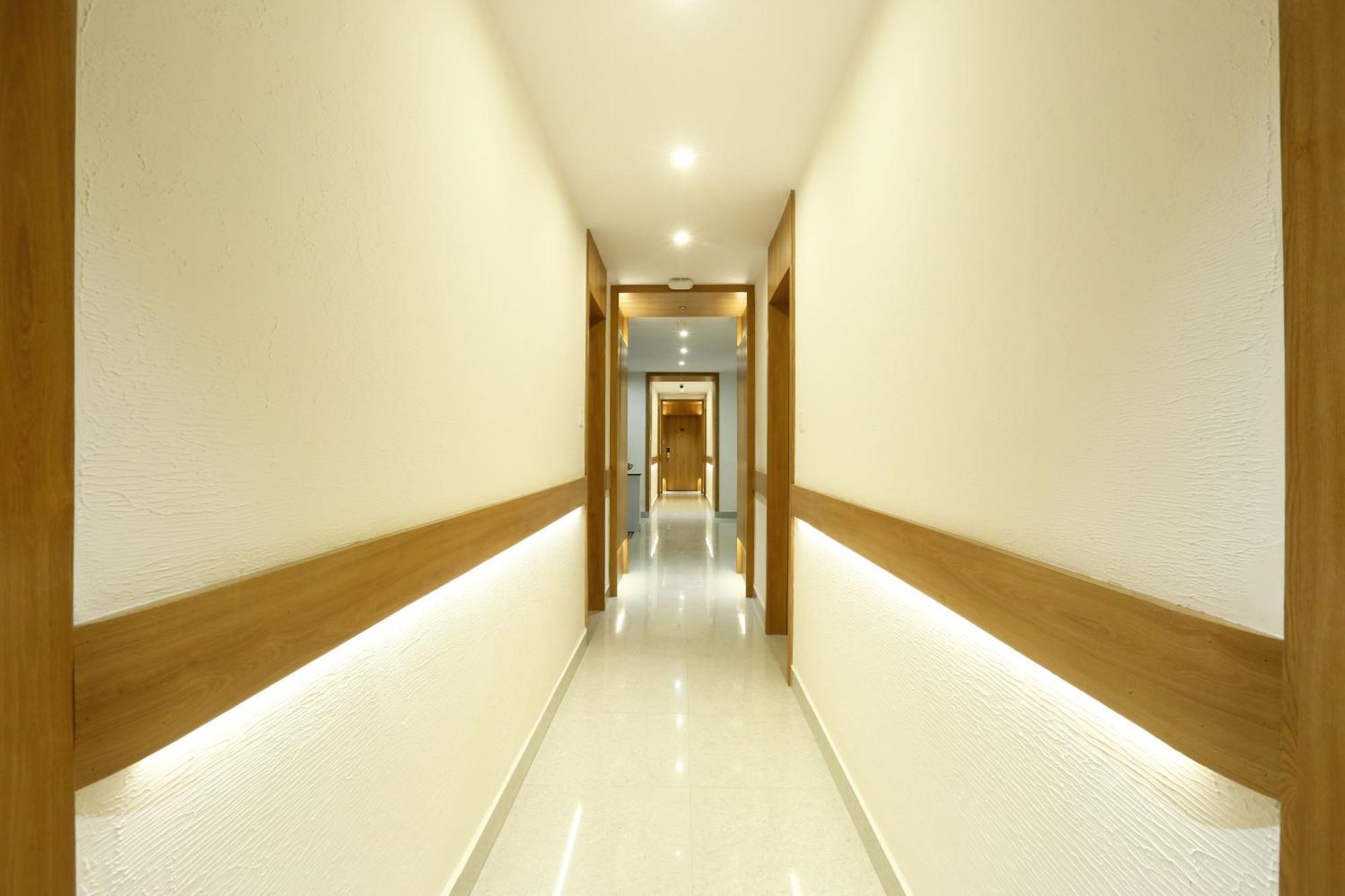 Hotel Sterling Plaza- Bangalore International Airport Dod Jāla Kültér fotó