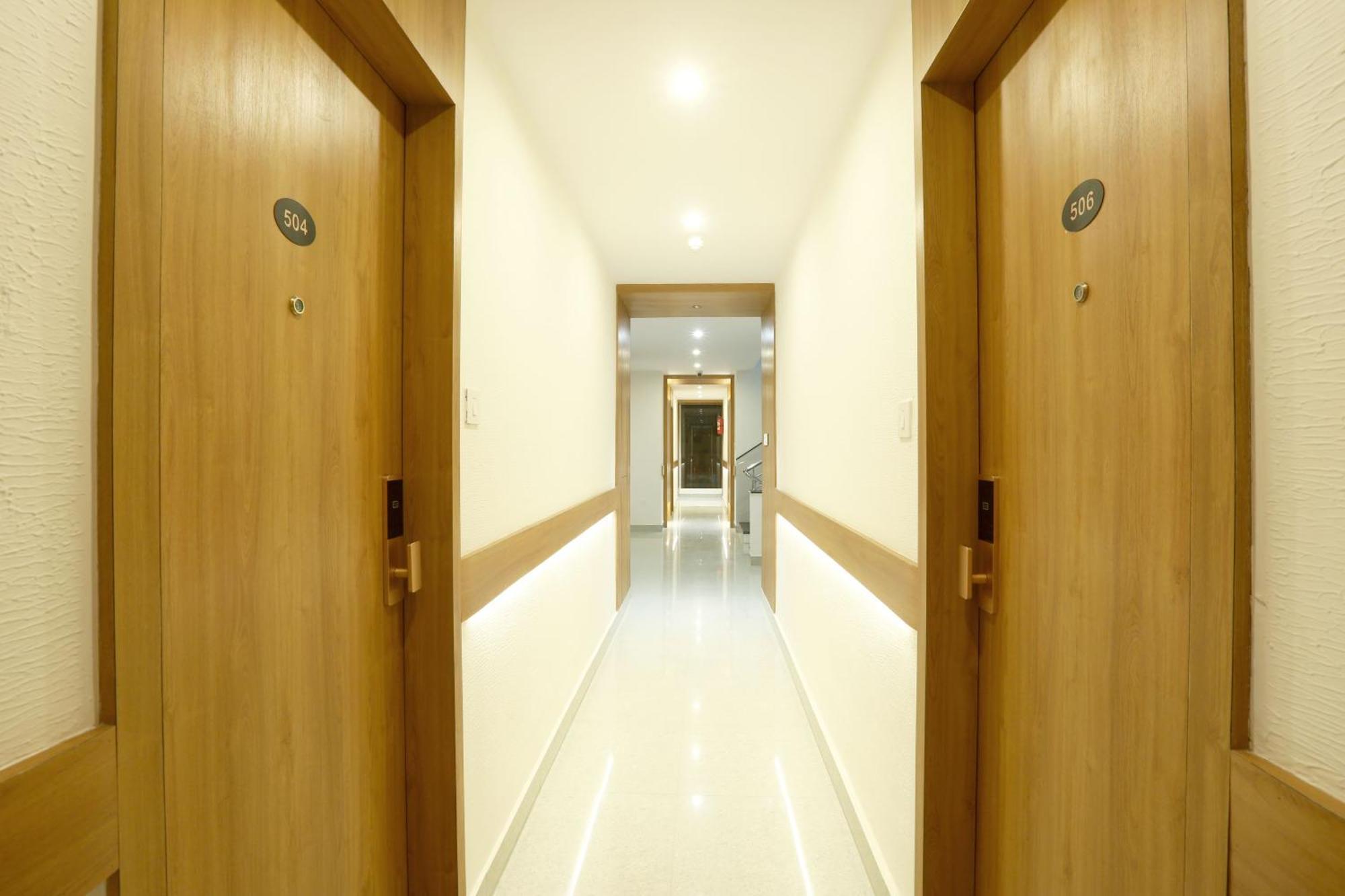 Hotel Sterling Plaza- Bangalore International Airport Dod Jāla Kültér fotó