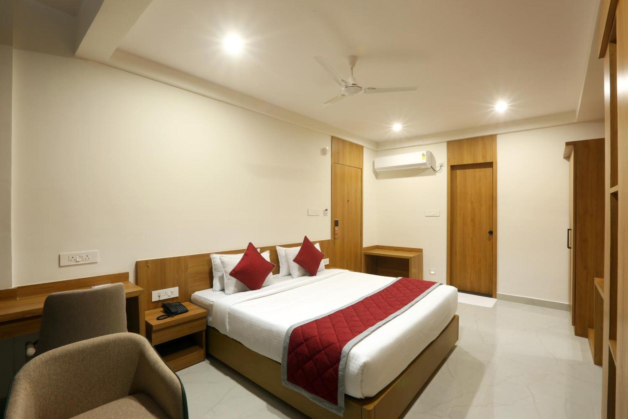 Hotel Sterling Plaza- Bangalore International Airport Dod Jāla Kültér fotó